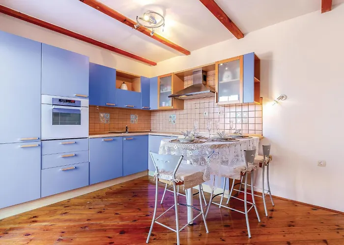 Apartamento Amazing In With Wifi Dramalj