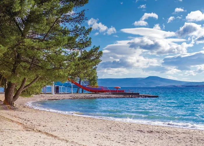 Apartamento Amazing In With Wifi Dramalj